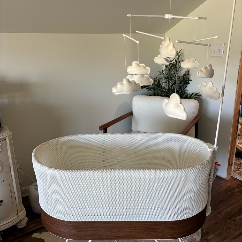 Snoo bassinet